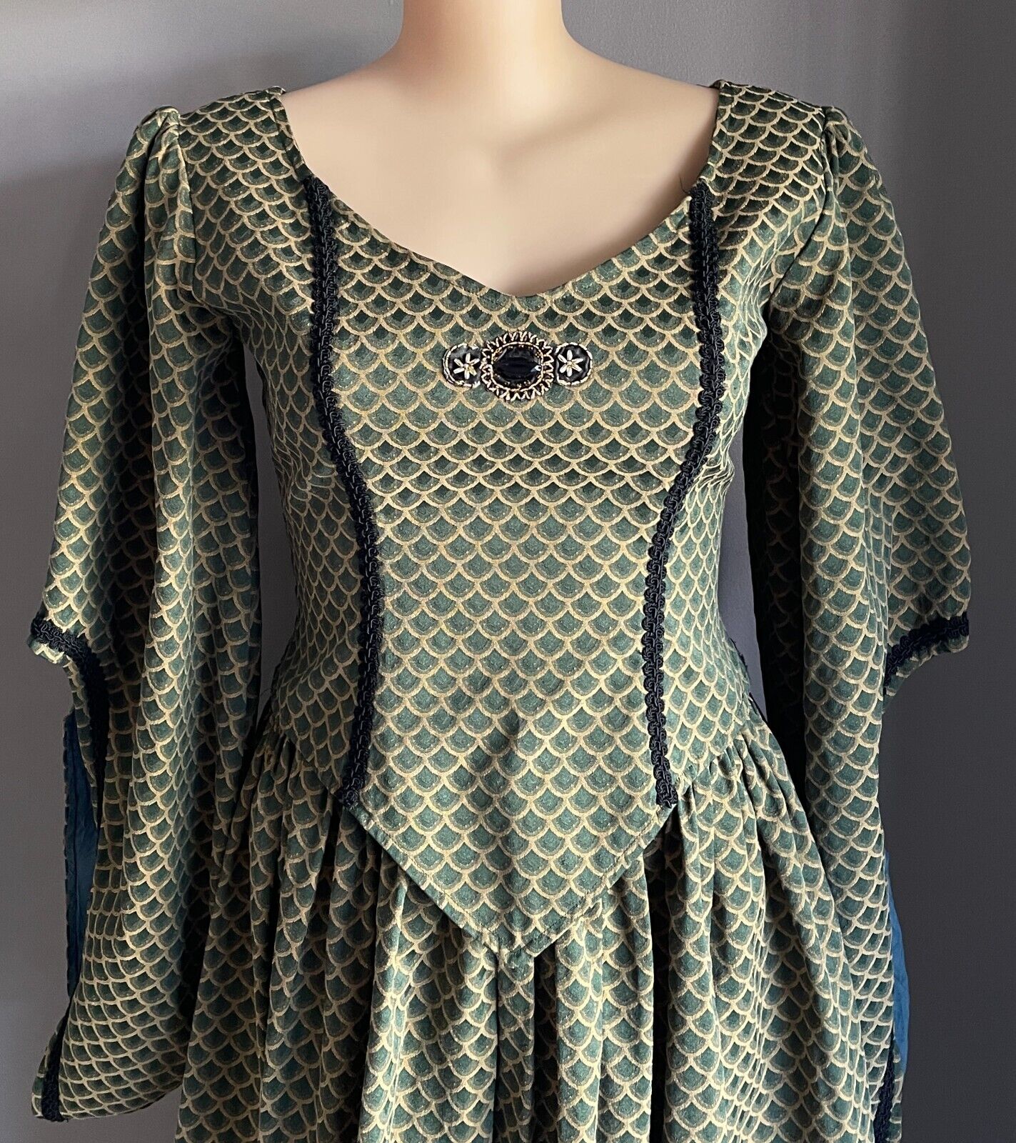Medieval Costume Handmade Quality 3 Piece Green Gold Cos Play Damsel Size 16 18