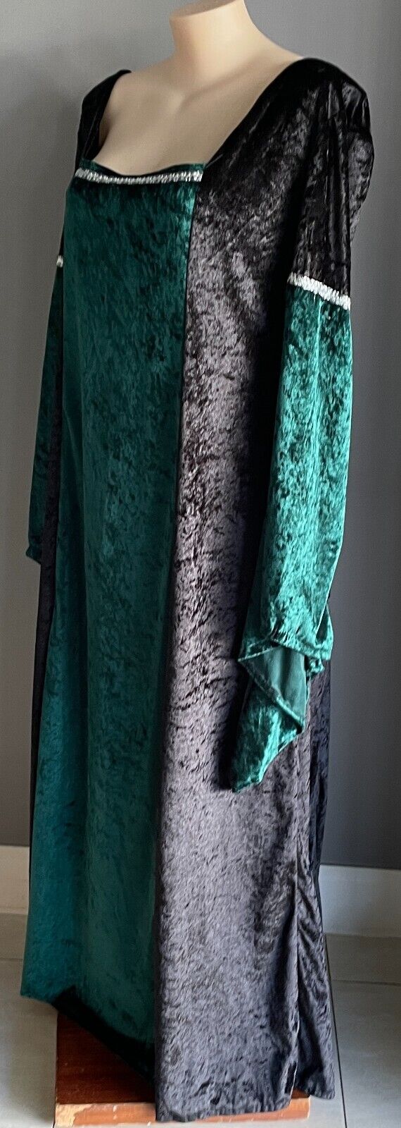 Medieval Costume Handmade Quality 2 Piece Green & Black Cos Play Plus Size 20-22