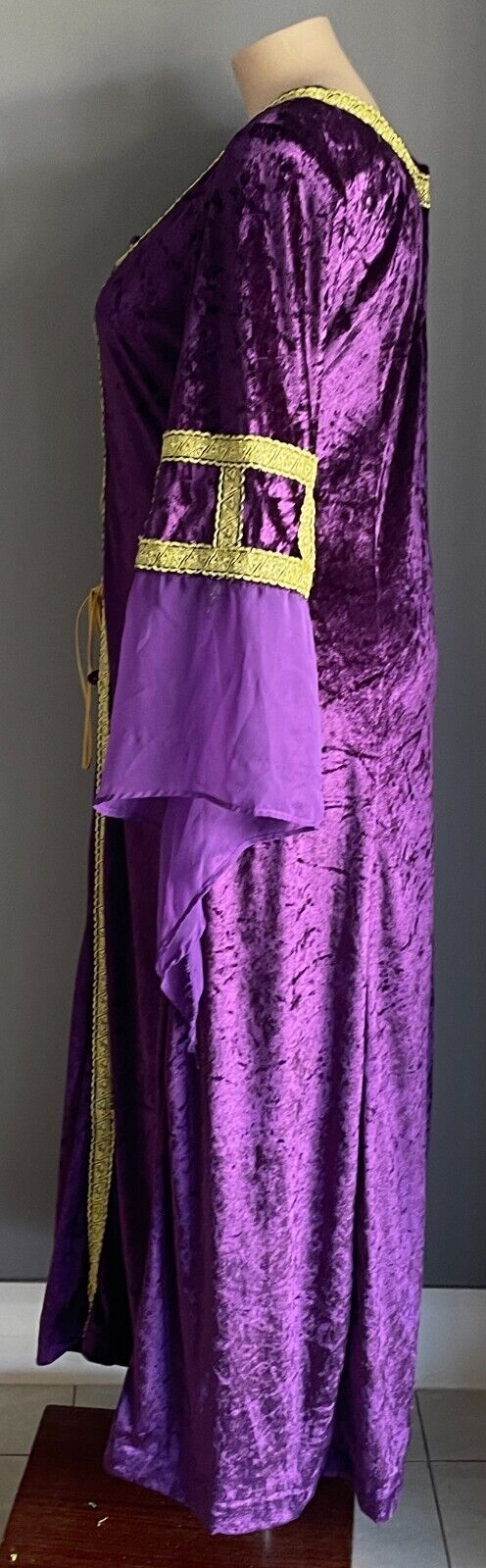 Medieval Costume Quality 2 Piece Purple & Gold Cos Play Size 20 - 22 Maiden