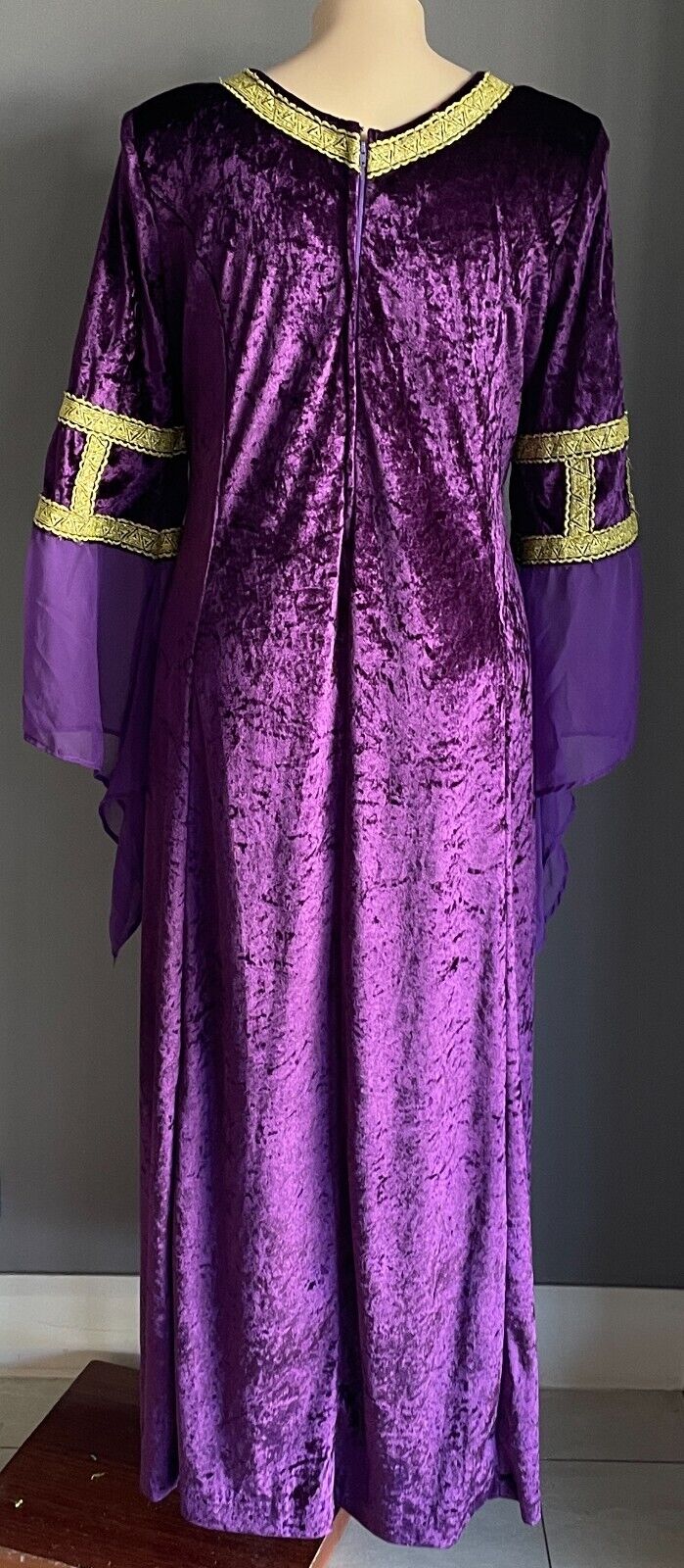 Medieval Costume Quality 2 Piece Purple & Gold Cos Play Size 20 - 22 Maiden