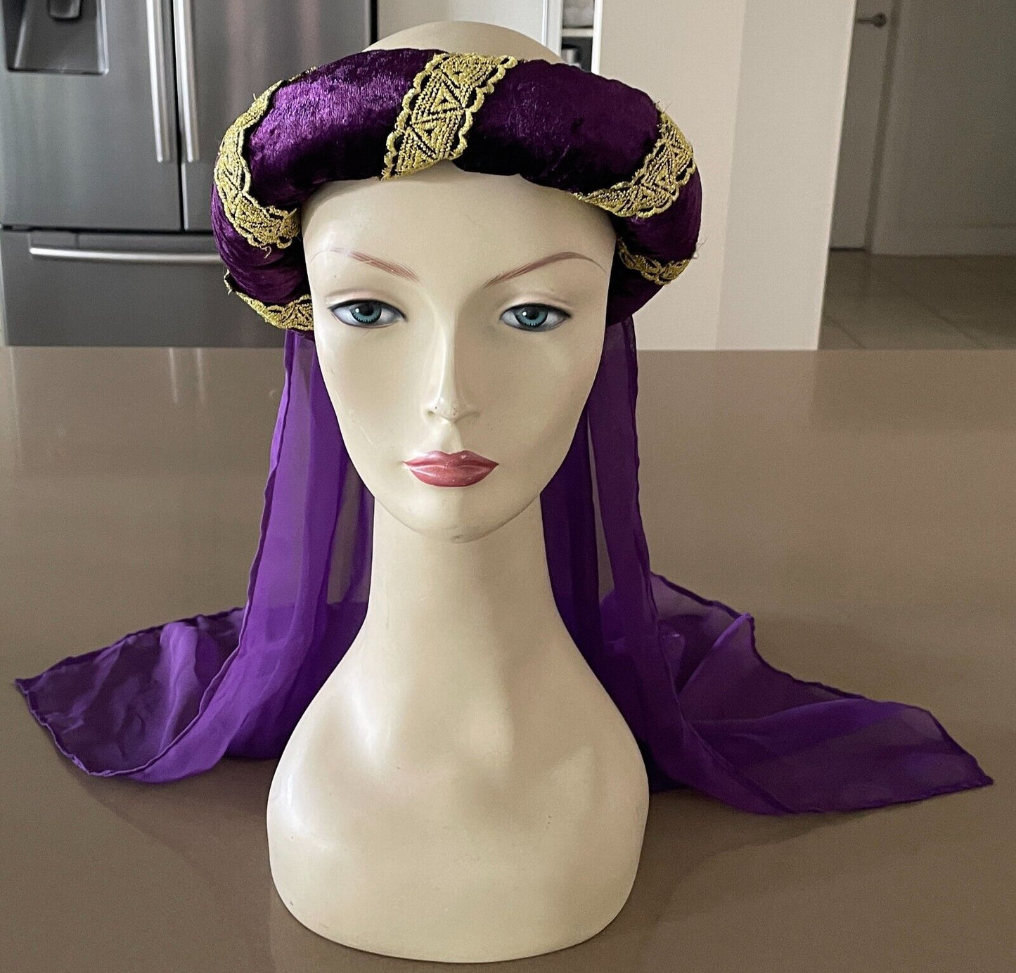 Medieval Costume Quality 2 Piece Purple & Gold Cos Play Size 20 - 22 Maiden