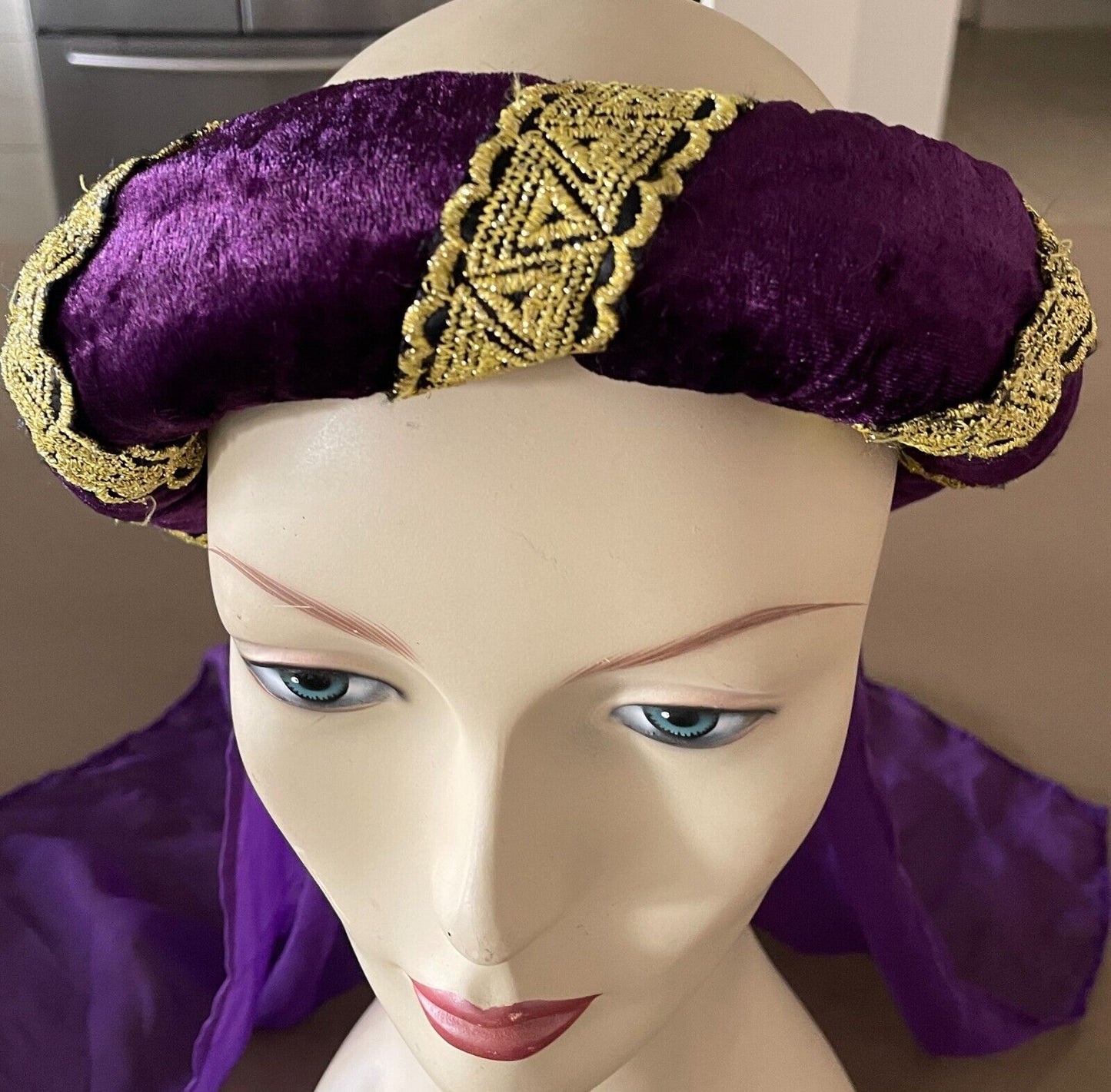 Medieval Costume Quality 2 Piece Purple & Gold Cos Play Size 20 - 22 Maiden