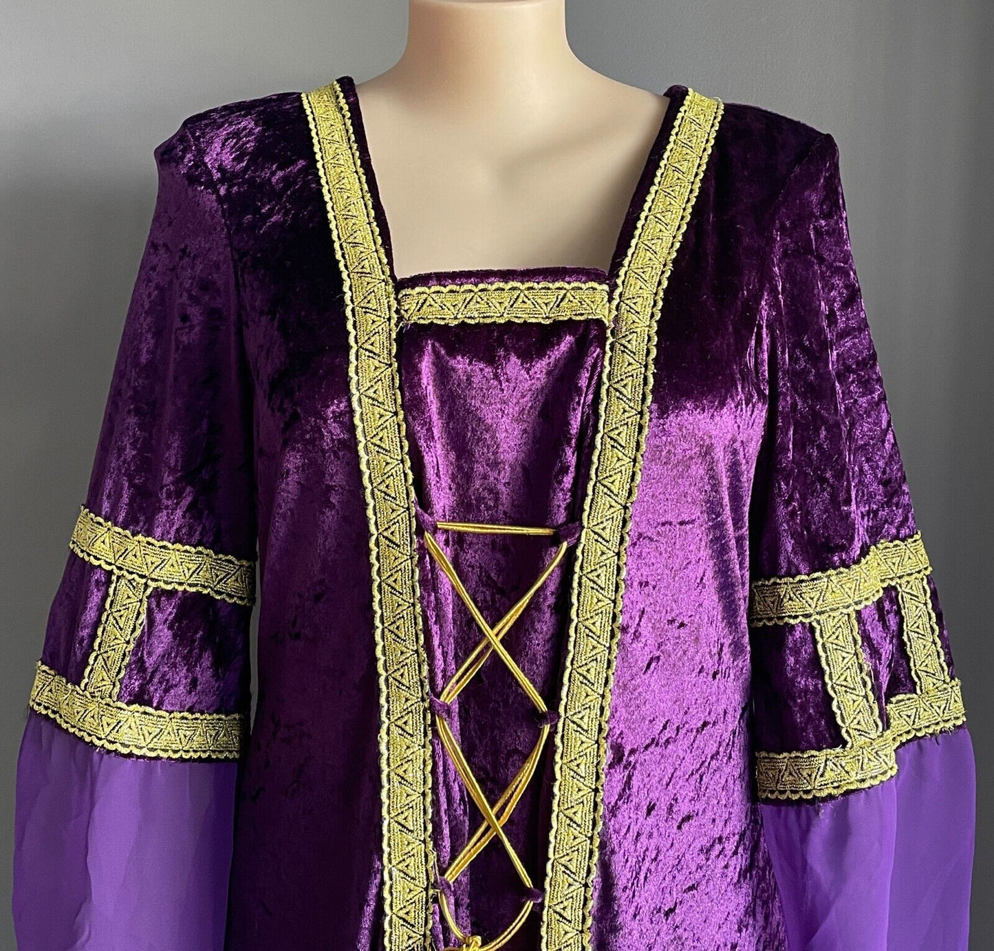 Medieval Costume Quality 2 Piece Purple & Gold Cos Play Size 20 - 22 Maiden
