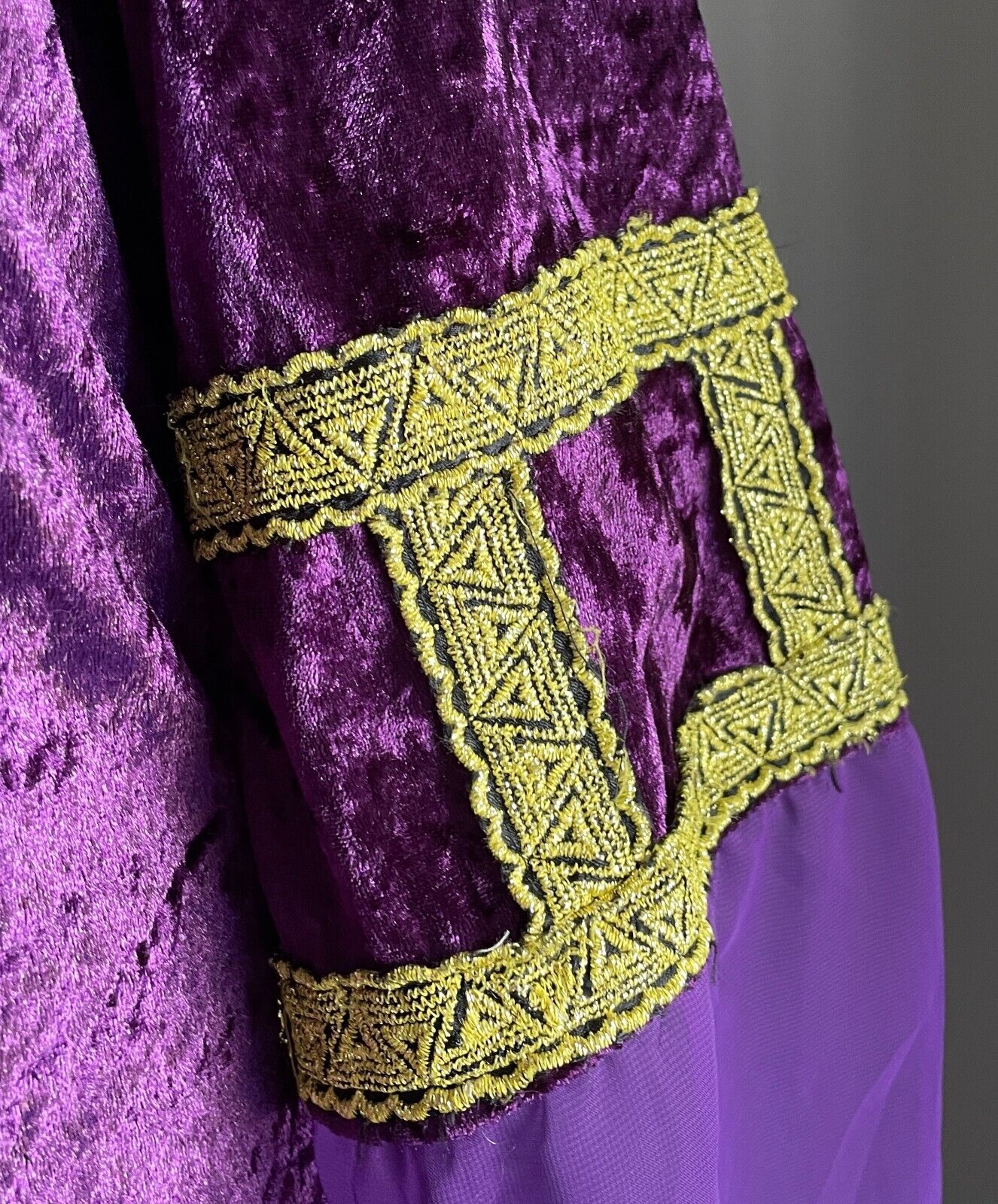Medieval Costume Quality 2 Piece Purple & Gold Cos Play Size 20 - 22 Maiden