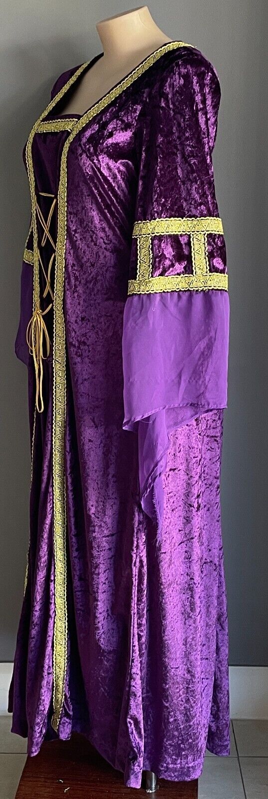 Medieval Costume Quality 2 Piece Purple & Gold Cos Play Size 20 - 22 Maiden