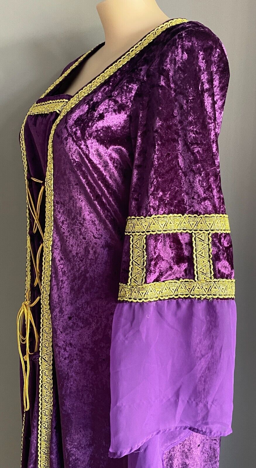 Medieval Costume Quality 2 Piece Purple & Gold Cos Play Size 20 - 22 Maiden