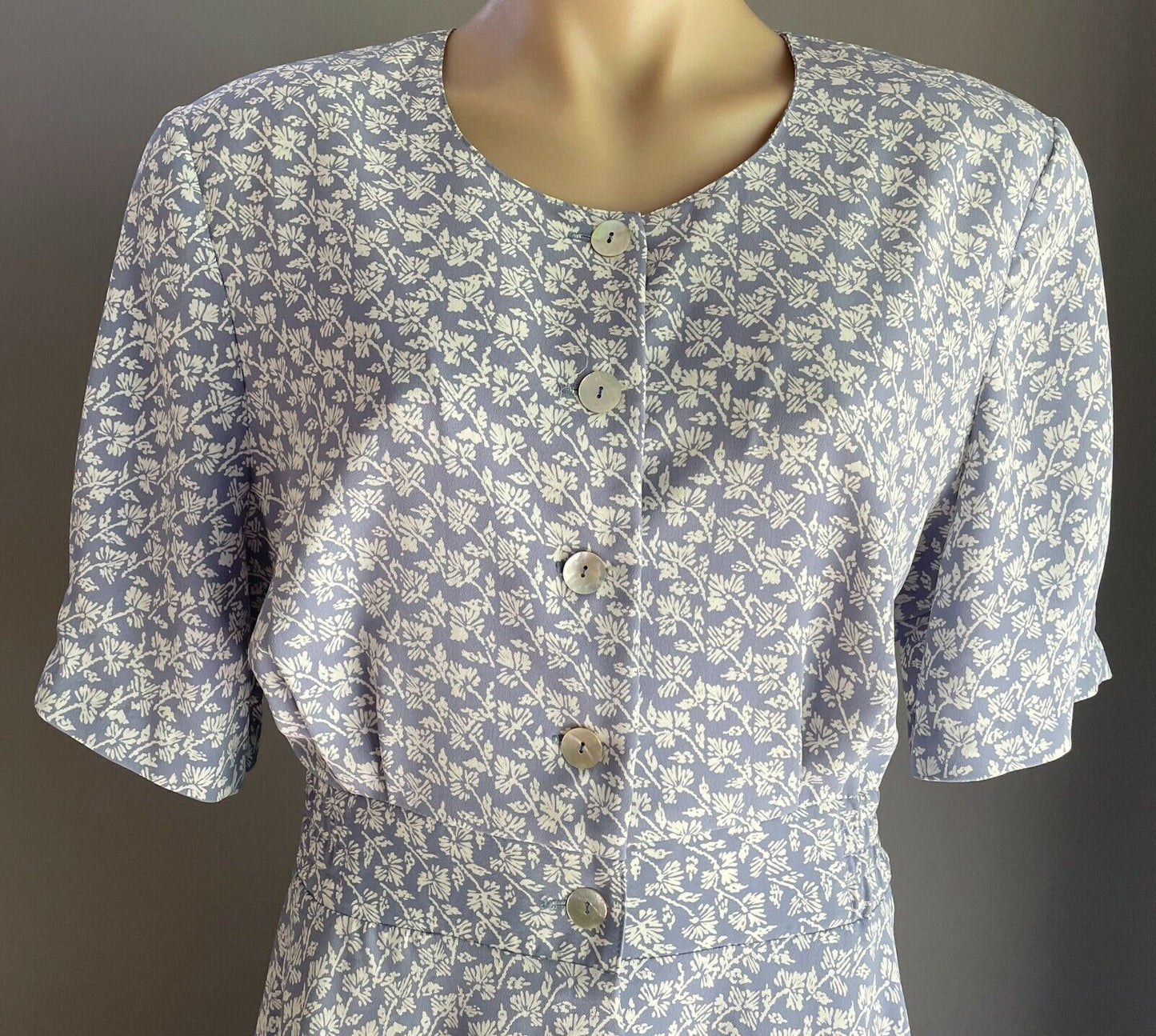 DISCOVERY CLOTHING CO Midi Dress Blue White Floral Print Shirred Waist Size 16