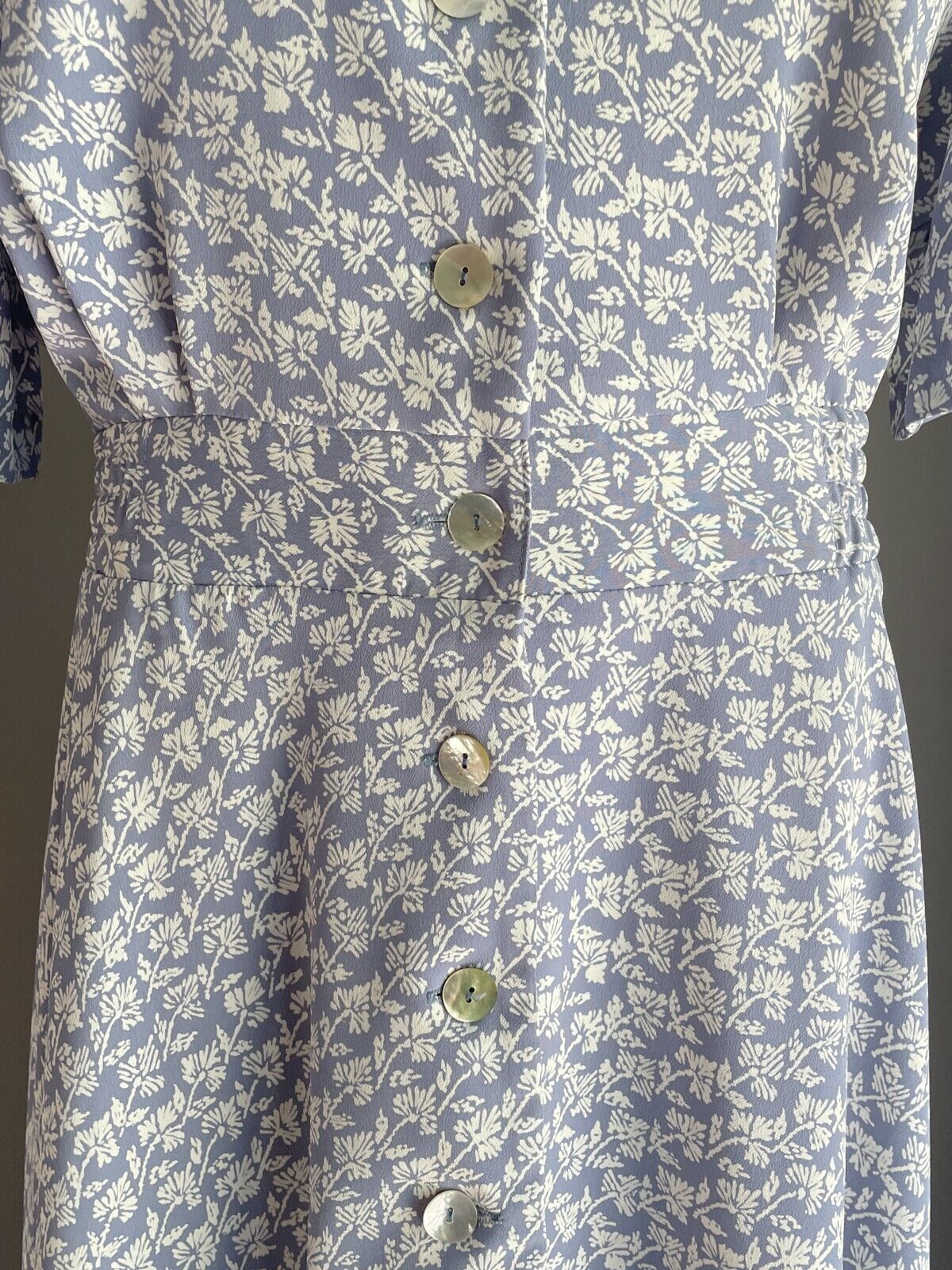 DISCOVERY CLOTHING CO Midi Dress Blue White Floral Print Shirred Waist Size 16