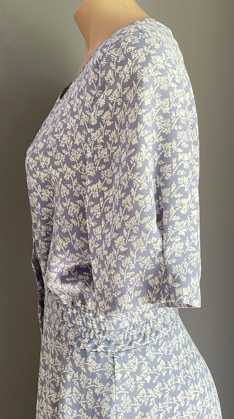 DISCOVERY CLOTHING CO Midi Dress Blue White Floral Print Shirred Waist Size 16