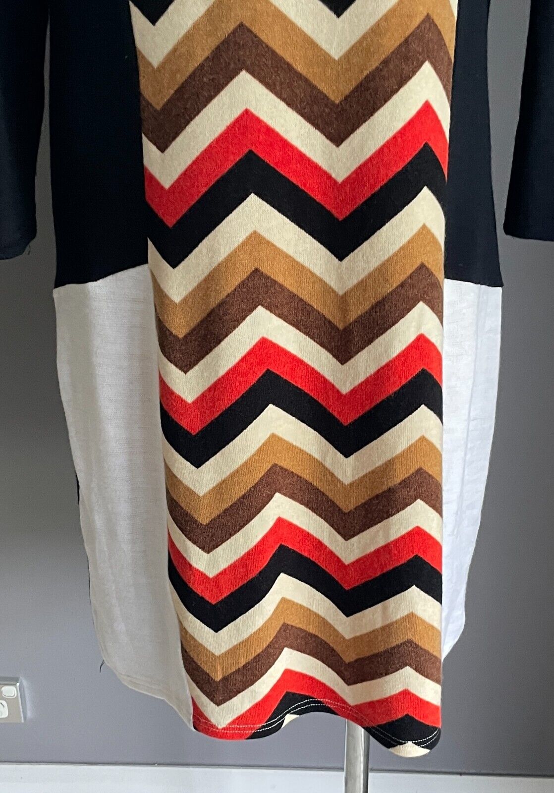IZABEL LONDON Shift Dress Black Knit 3/4 Sleeve Multicolour Chevron Trim Size 16