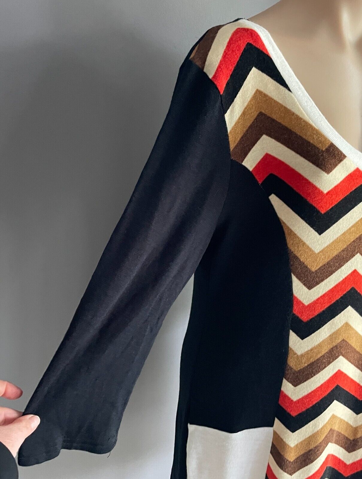 IZABEL LONDON Shift Dress Black Knit 3/4 Sleeve Multicolour Chevron Trim Size 16