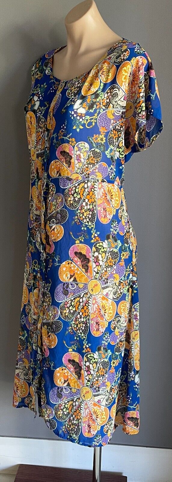 JOHNSTON & BELL Dress Blue Multicolour Extended Semi Sheer Sleeve Tie Back Sz 16