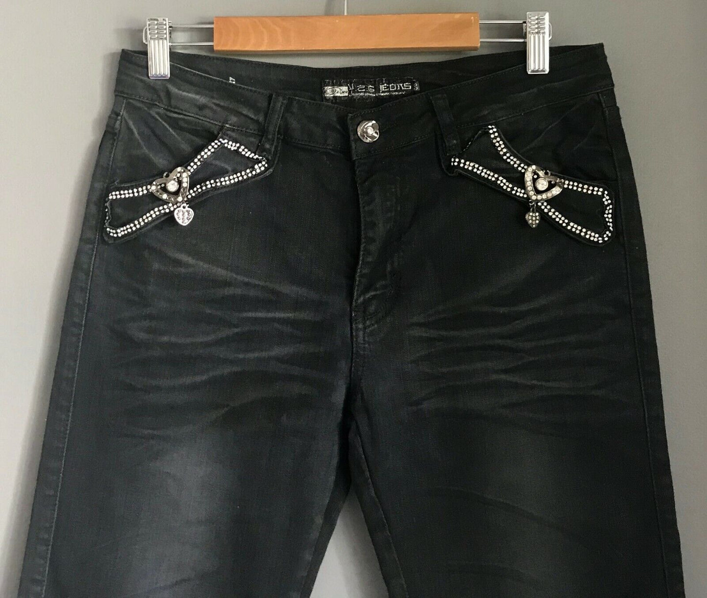 YANGZHIGANG Black Denim Jeans Straight Leg  w Diamante Heart Trim Ladies Size 30