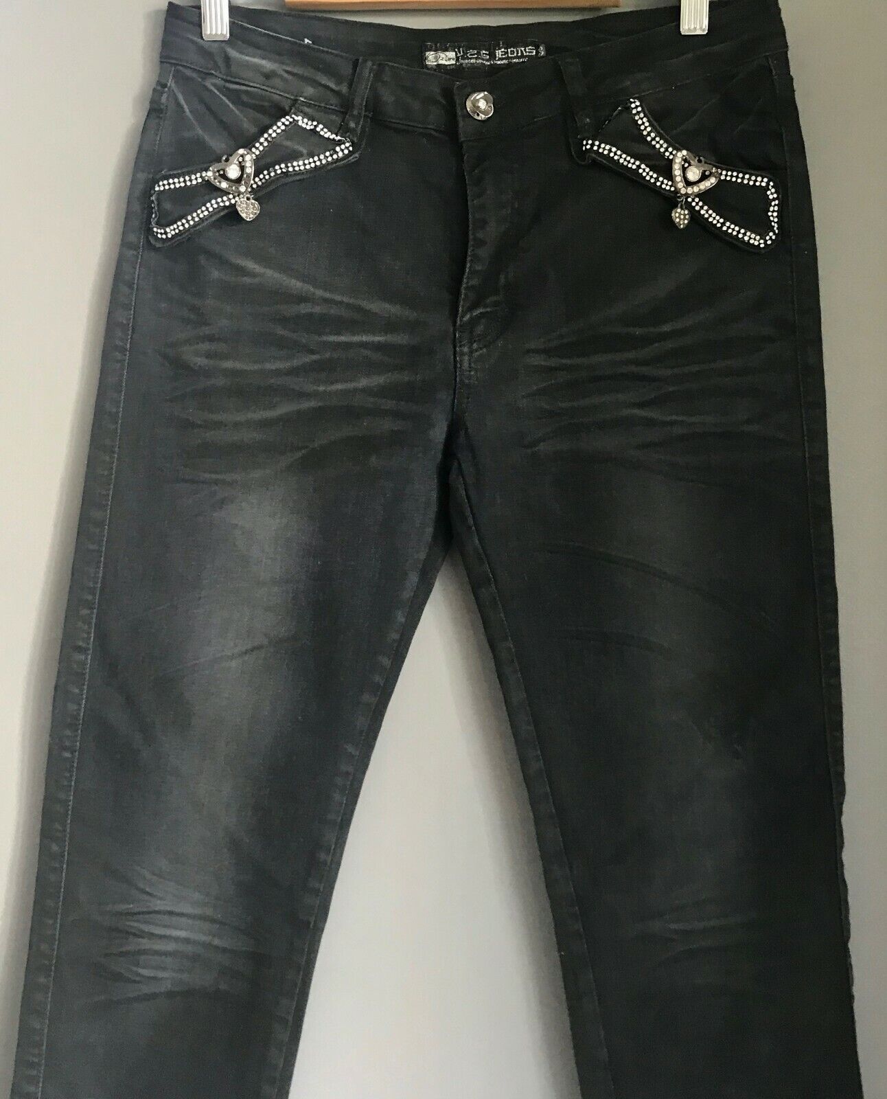 YANGZHIGANG Black Denim Jeans Straight Leg  w Diamante Heart Trim Ladies Size 30
