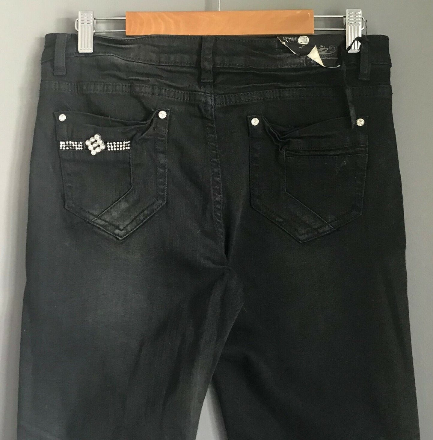 YANGZHIGANG Jeans Black Denim Straight Leg  w Diamante Trim Ladies Size 30 NEW