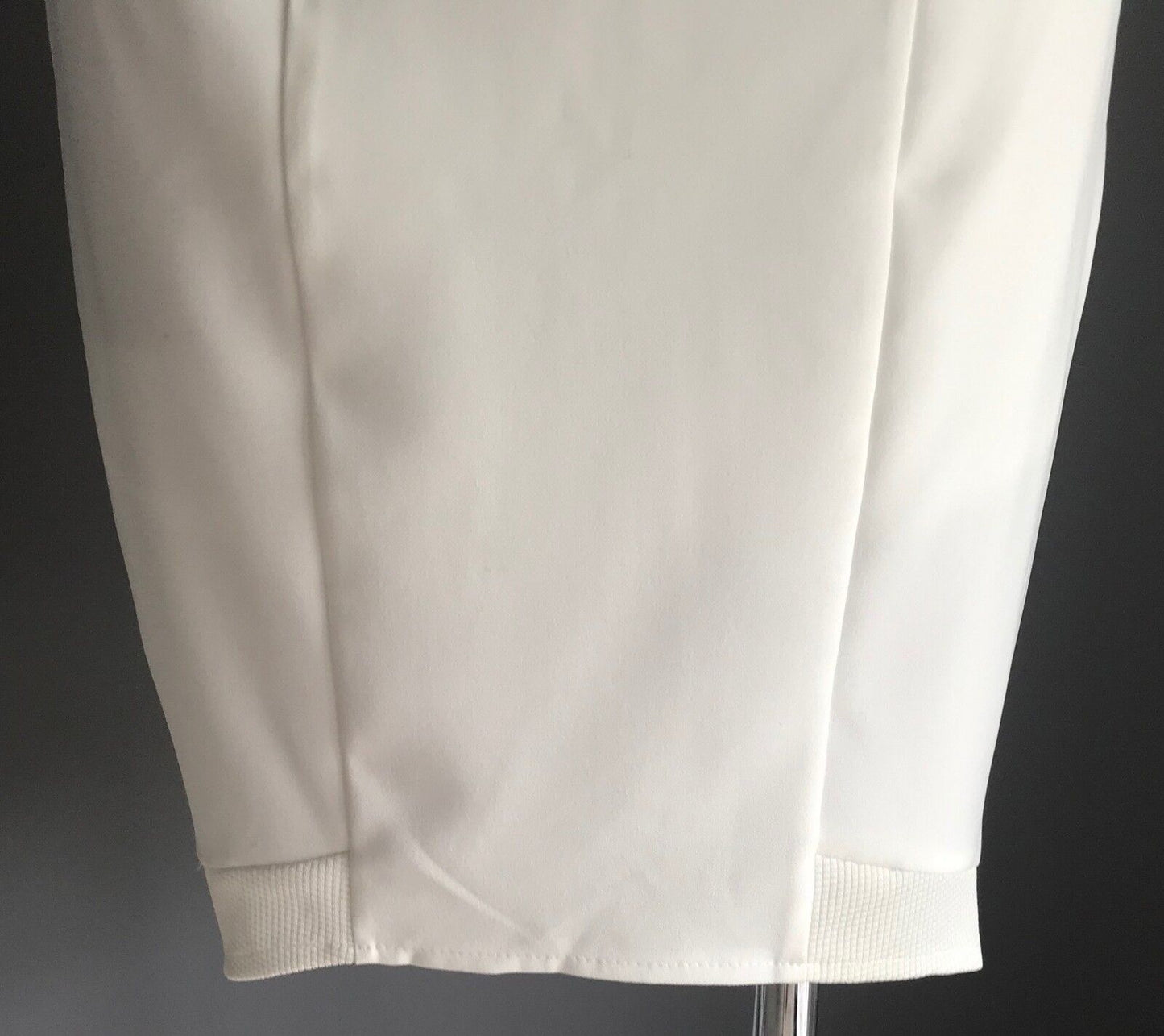 GINGHAM AND HEELS Skirt Cream Dip Hem Straight Knee Length Ladies Size 12