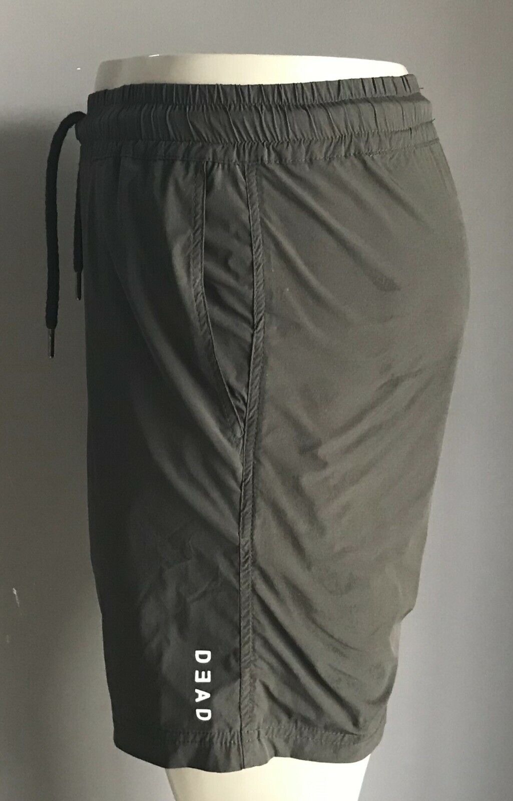 Board Shorts DEAD Mens Dark Khaki Elastic Waist Mens  Size M NEW