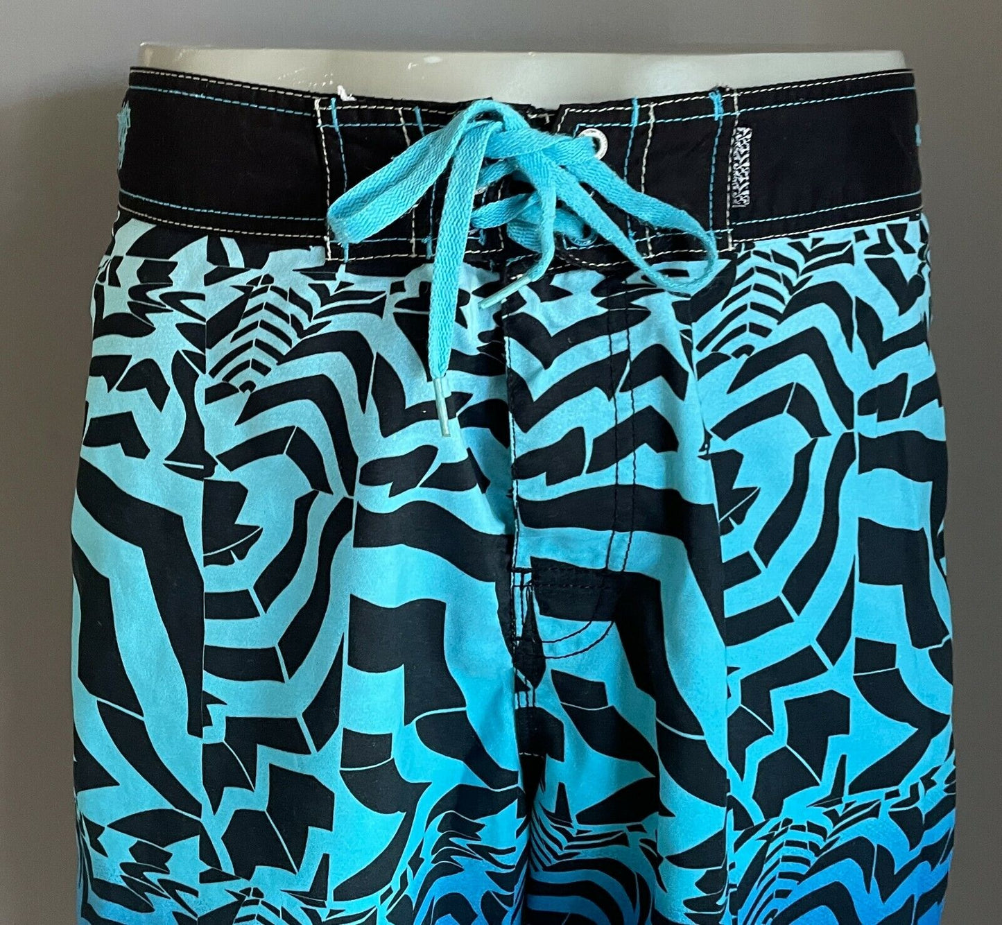 Board Shorts SALTWATER SURF Blue & Black Print Swim Mens Size 97 38 Waist NEW