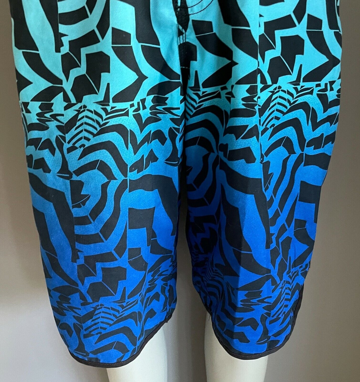 Board Shorts SALTWATER SURF Blue & Black Print Swim Mens Size 97 38 Waist NEW