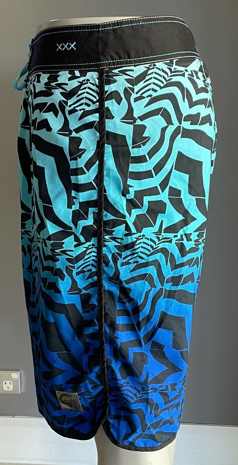 Board Shorts SALTWATER SURF Blue & Black Print Swim Mens Size 97 38 Waist NEW