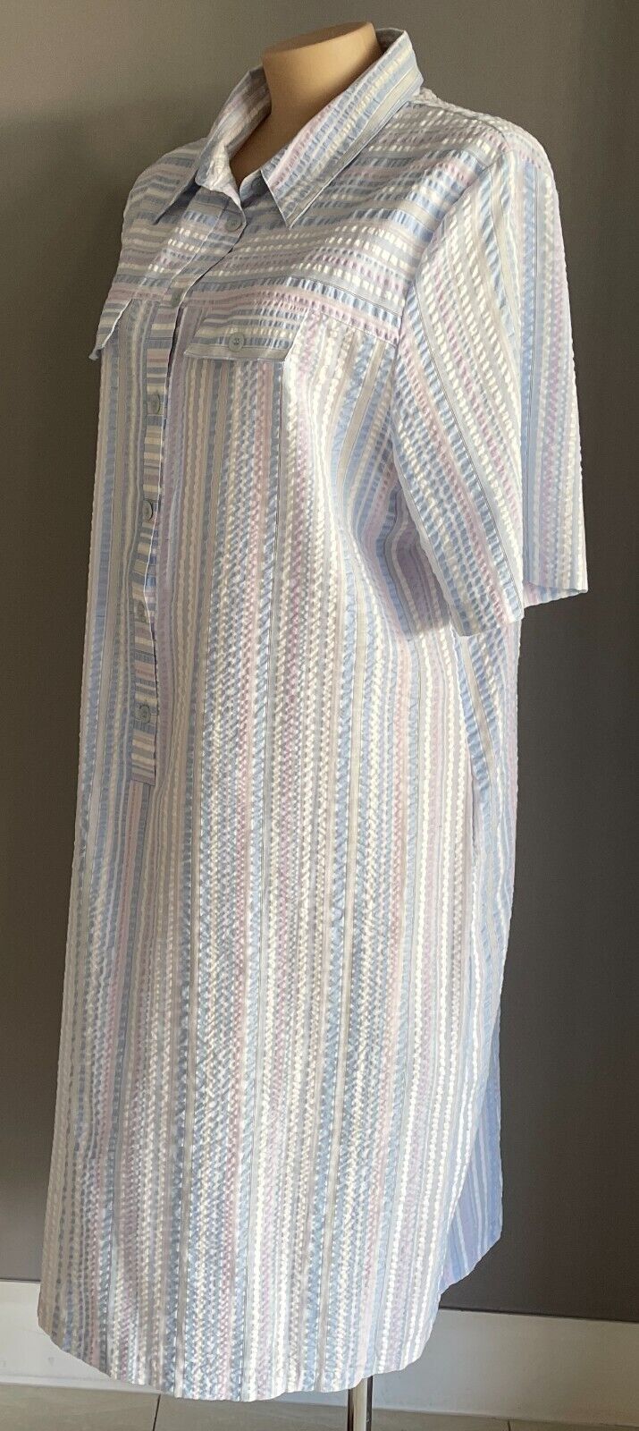 LYNDAL House Dress Pastel Stripe Seersucker S/Sleeve Collar Buttons Size 24 NEW