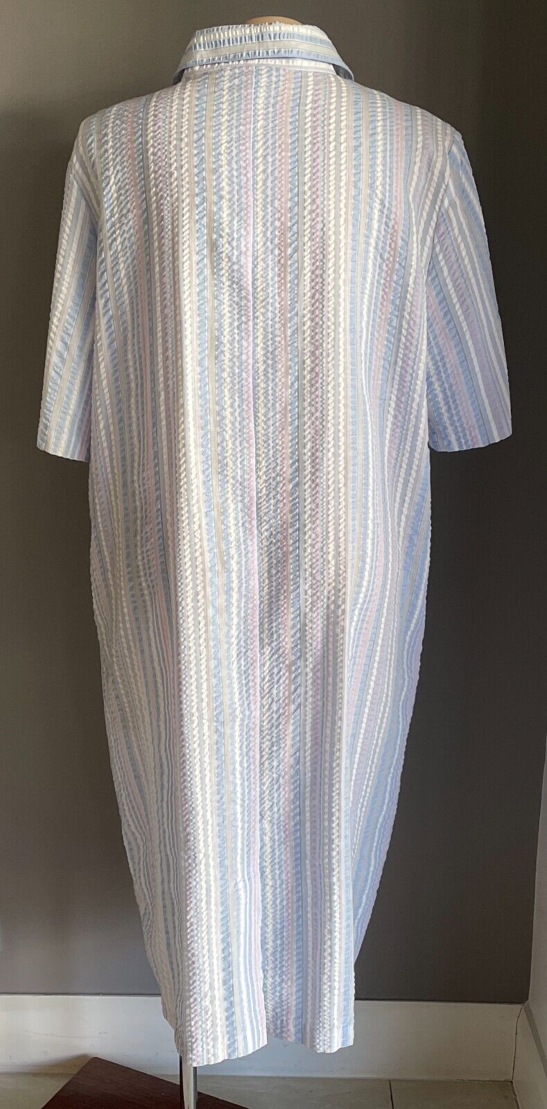 LYNDAL House Dress Pastel Stripe Seersucker S/Sleeve Collar Buttons Size 24 NEW