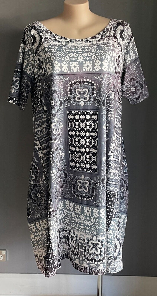 LUUKSE A-Line Dress Grey Black White Print Short Sleeve Soft Fabric Size 24