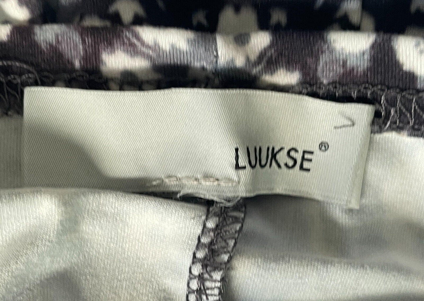 LUUKSE A-Line Dress Grey Black White Print Short Sleeve Soft Fabric Size 24