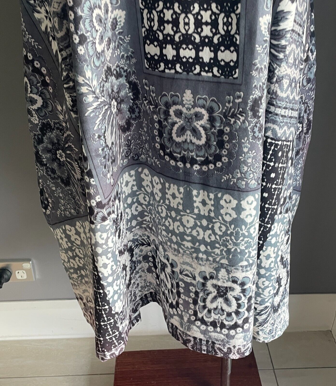LUUKSE A-Line Dress Grey Black White Print Short Sleeve Soft Fabric Size 24