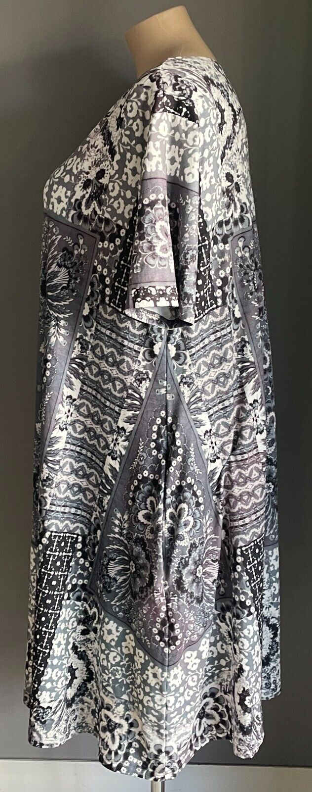 LUUKSE A-Line Dress Grey Black White Print Short Sleeve Soft Fabric Size 24