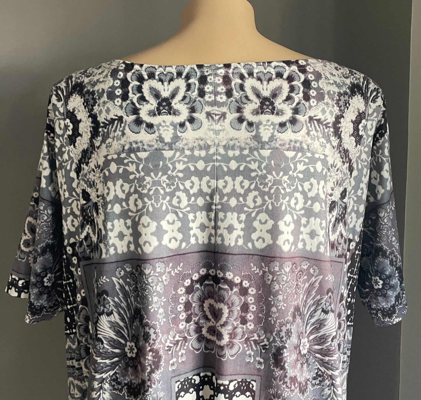 LUUKSE A-Line Dress Grey Black White Print Short Sleeve Soft Fabric Size 24