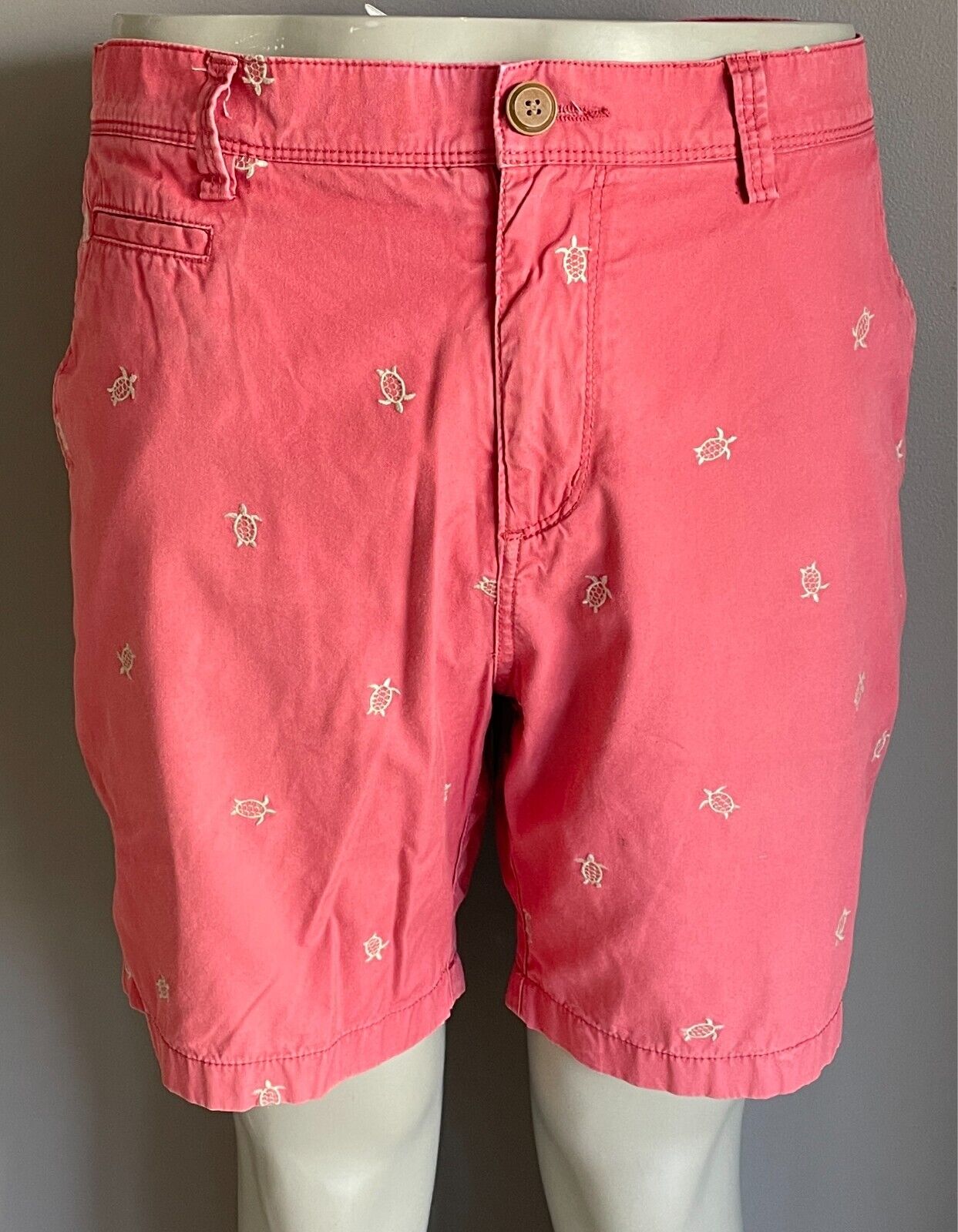 COUNTRY ROAD Shorts Size 38 Salmon & Light Beige Embroidered Turtles
