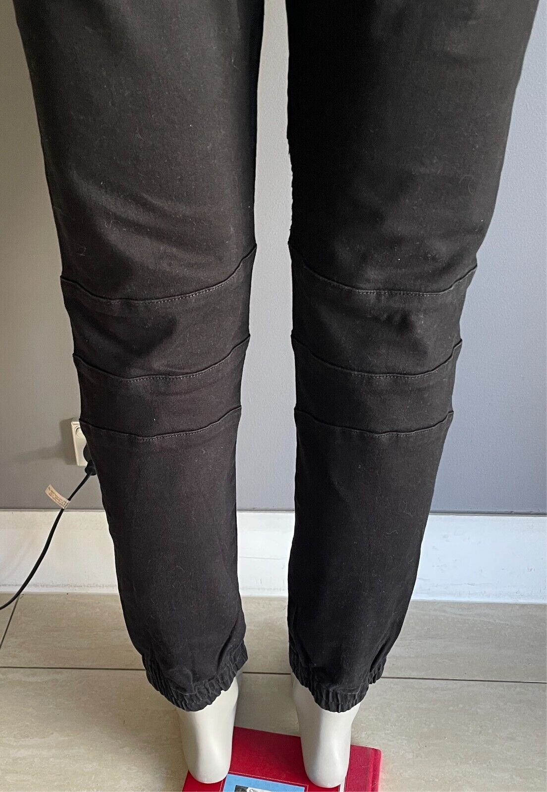 SILENT THEORY The Rider" Black Denim Jeans Tapered Skinny Leg Distressed Mens 38
