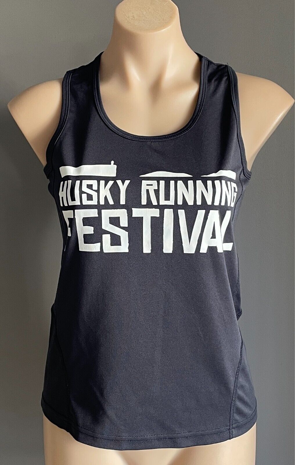 QUOZ Black Tank Top "Husky Running Festival" Size S Racerback Sleeveless Stretch