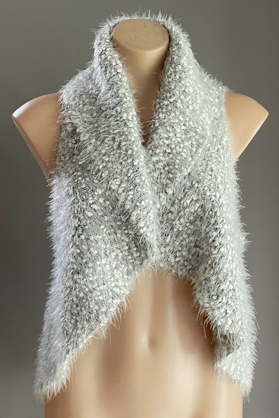 SES Cardigan Gillet Grey White Mottled Furry Chunky Knit Sleeveless Crop Size 14