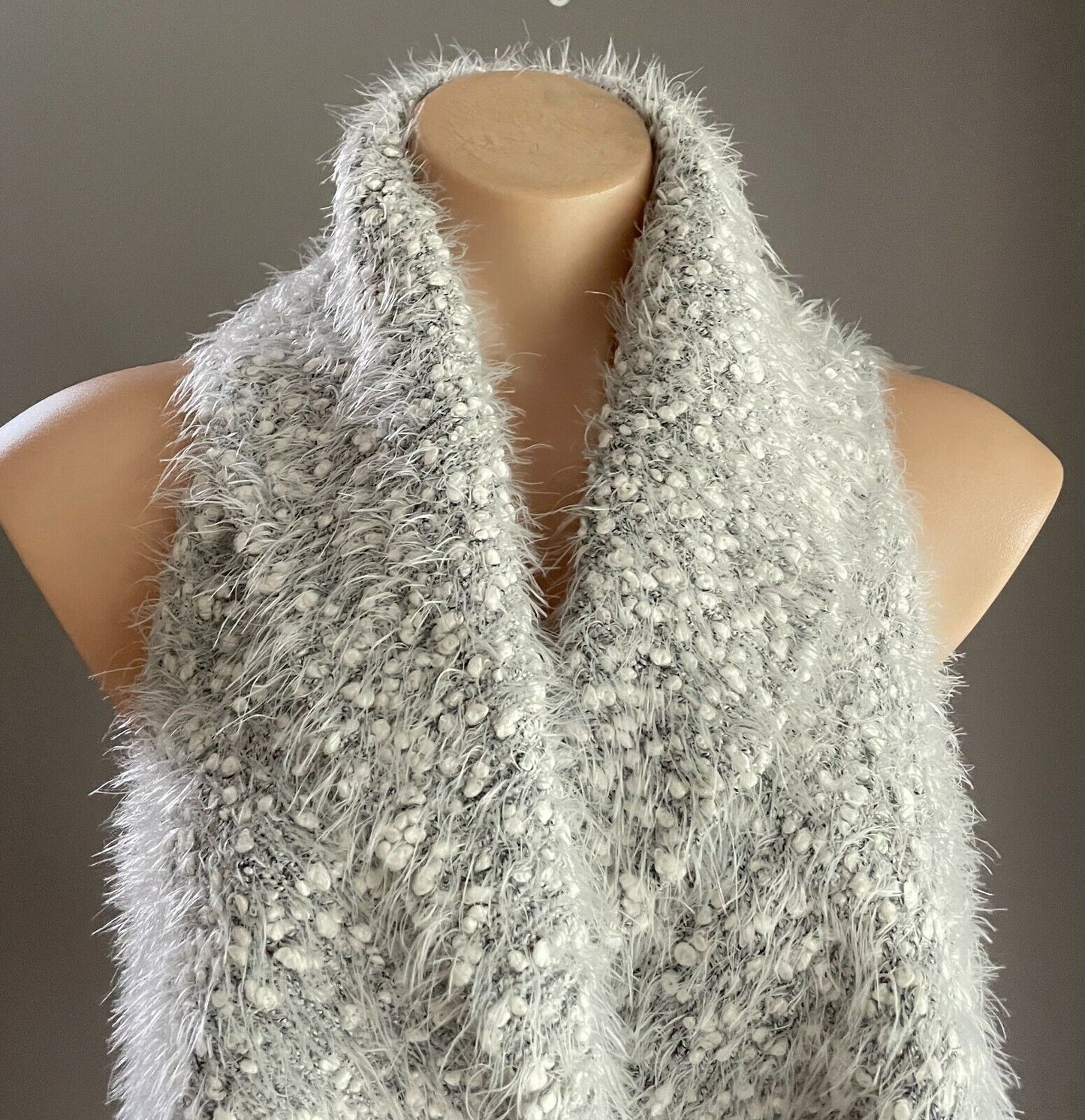 SES Cardigan Gillet Grey White Mottled Furry Chunky Knit Sleeveless Crop Size 14