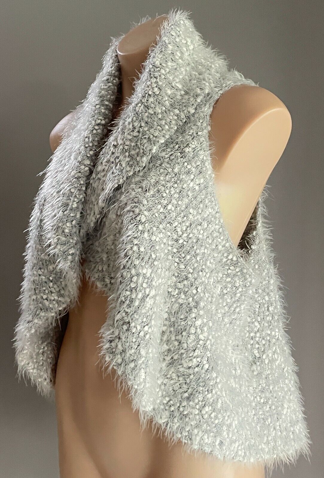 SES Cardigan Gillet Grey White Mottled Furry Chunky Knit Sleeveless Crop Size 14