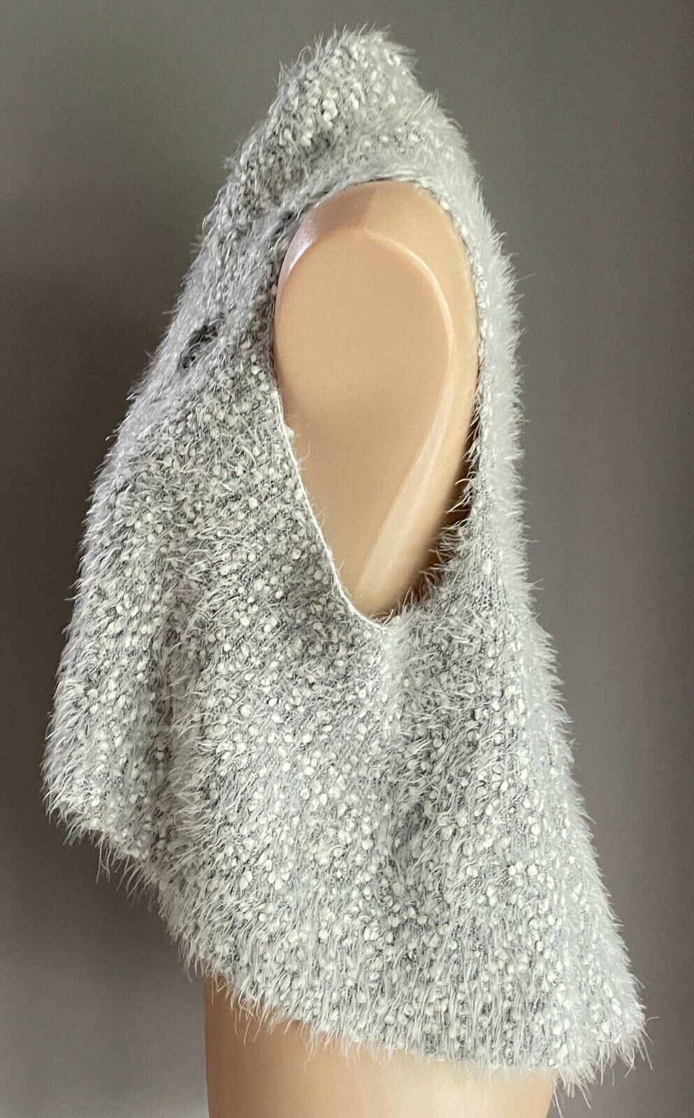 SES Cardigan Gillet Grey White Mottled Furry Chunky Knit Sleeveless Crop Size 14
