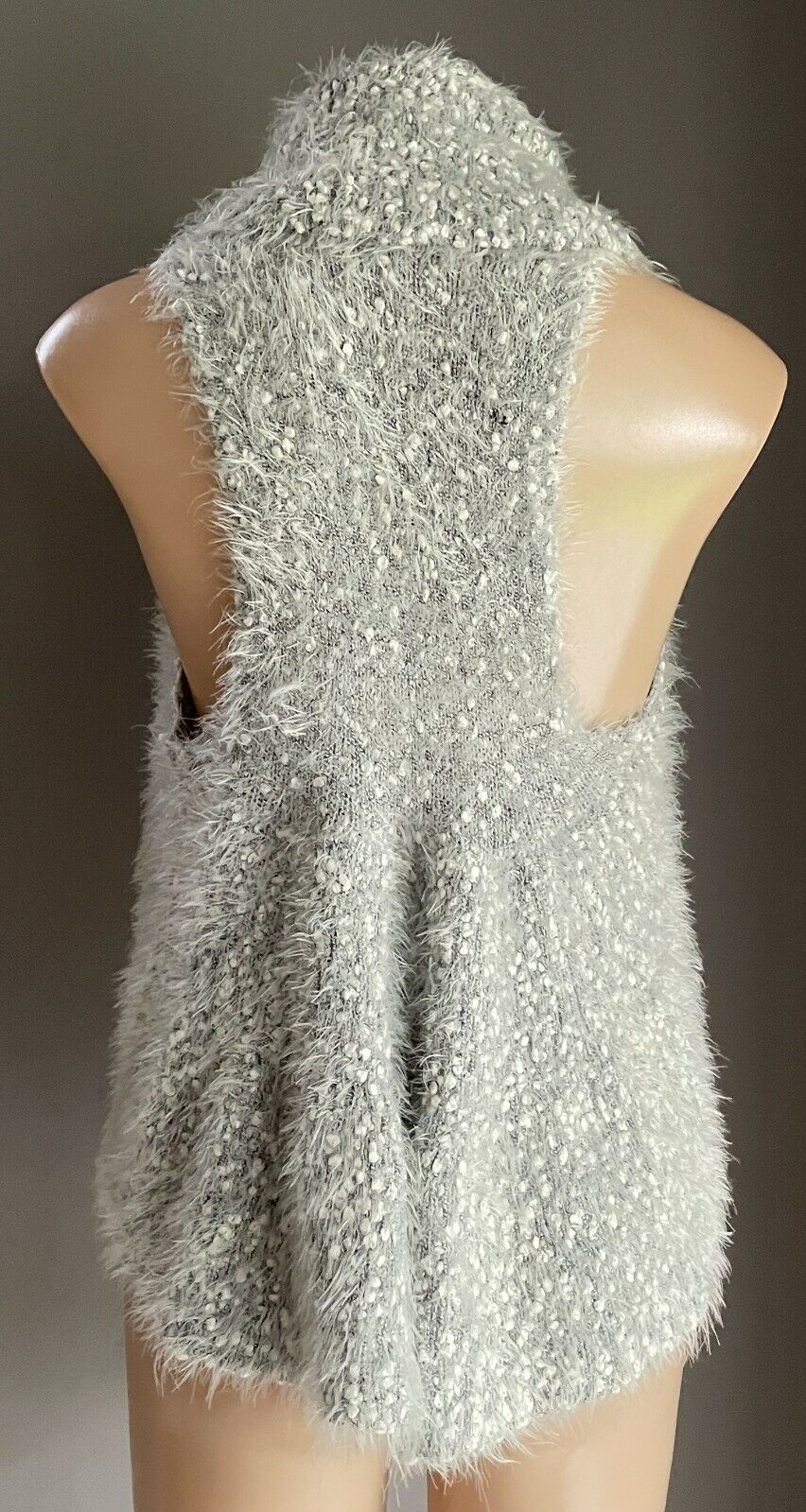 SES Cardigan Gillet Grey White Mottled Furry Chunky Knit Sleeveless Crop Size 14