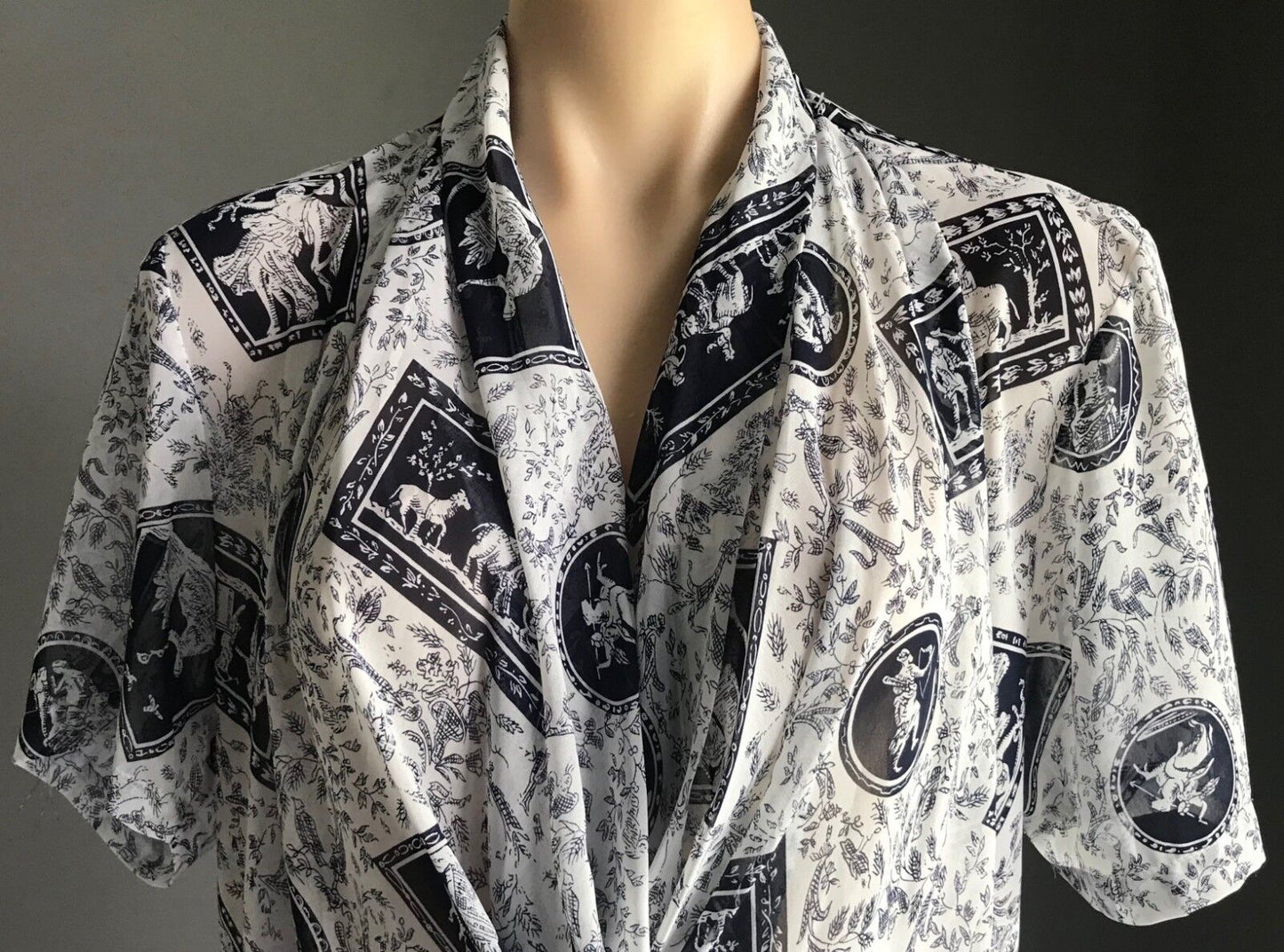 GIORGIO Button Blouse Drape Neck Short Sleeve Navy Blue White Print Top 10 NEW