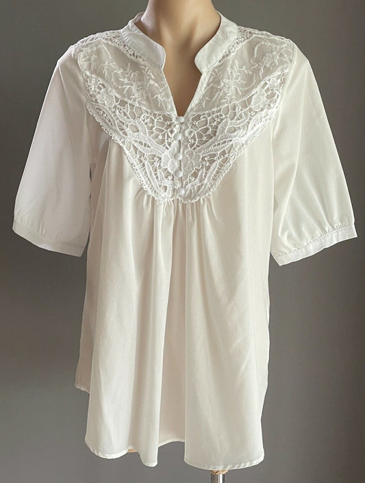 Vintage White Blouse W Lace Yoke Detailing at Chest Short Sleeve Top Sz L 12 NEW