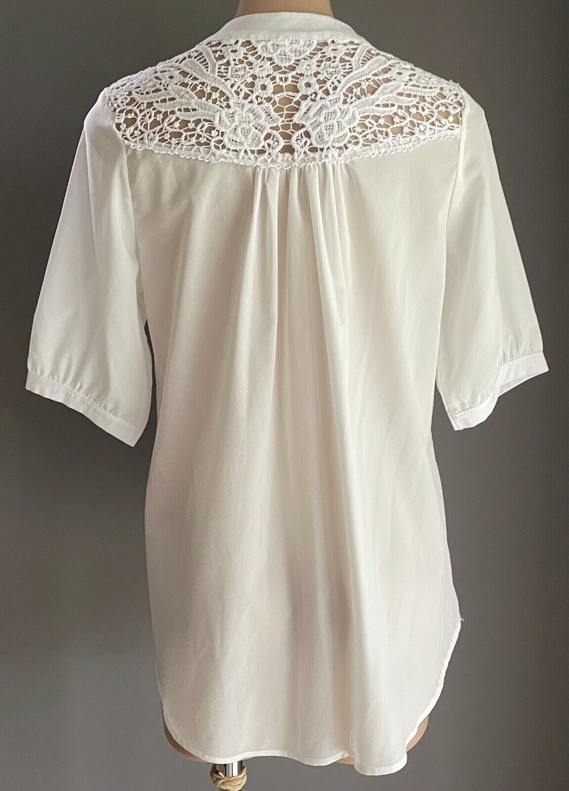 Vintage White Blouse W Lace Yoke Detailing at Chest Short Sleeve Top Sz L 12 NEW