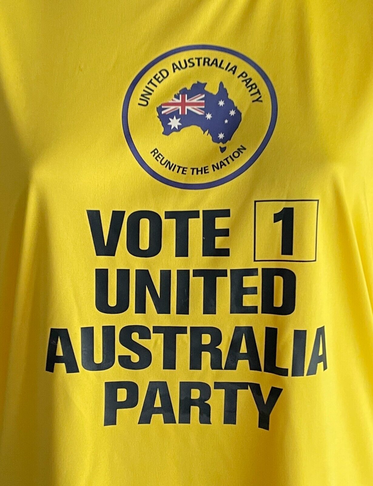 2022 Yellow T Shirt UNITED AUSTRALIA PARTY Vote 1 Clive Palmer Politics UAP Sz S