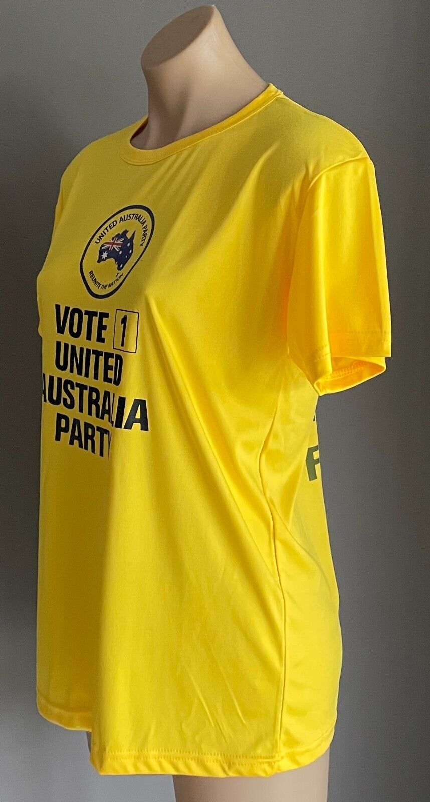 2022 Yellow T Shirt UNITED AUSTRALIA PARTY Vote 1 Clive Palmer Politics UAP Sz S