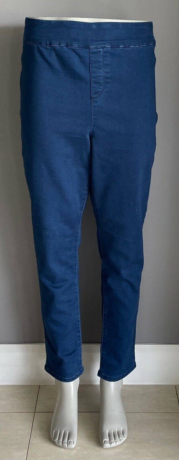 REGATTA WOMAN Denim Jeans Mid Blue Full Length Stretch Skinny Leg Jeggings Sz 20