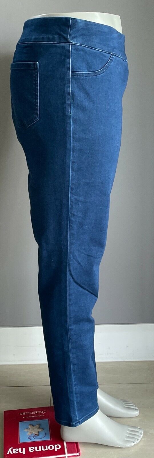 REGATTA WOMAN Denim Jeans Mid Blue Full Length Stretch Skinny Leg Jeggings Sz 20