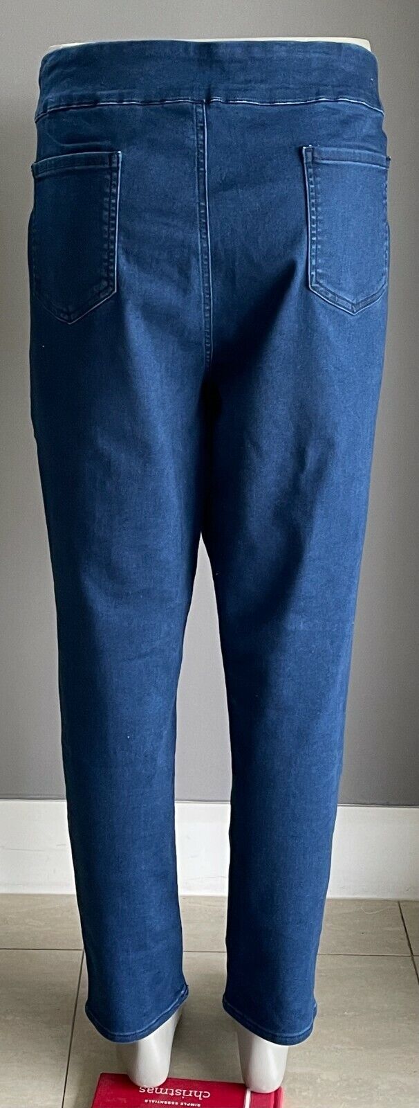 REGATTA WOMAN Denim Jeans Mid Blue Full Length Stretch Skinny Leg Jeggings Sz 20