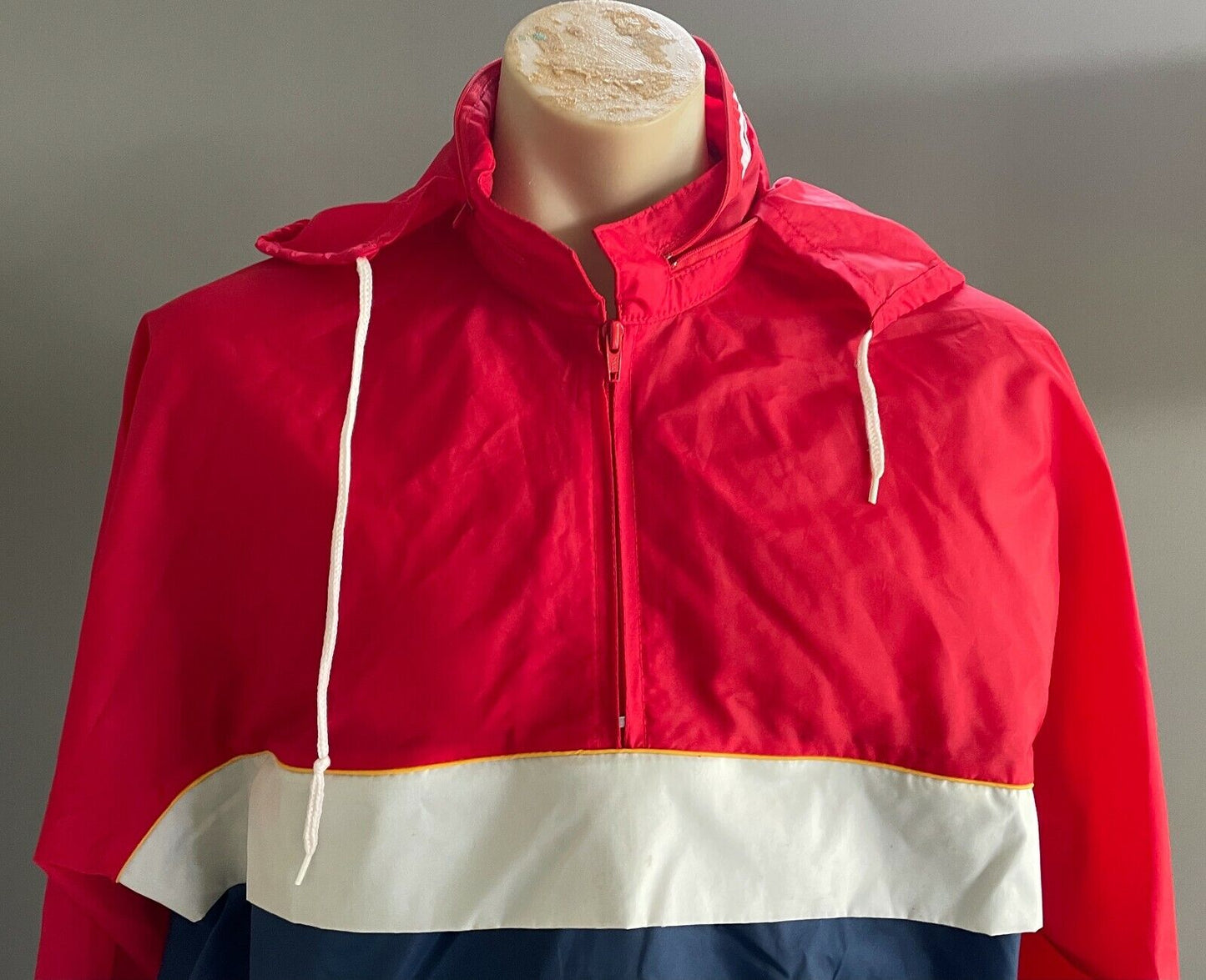 FOURBROS Outdoor Jacket Red White Blue Light Wind Cheater XL 132cm NOS Vintage