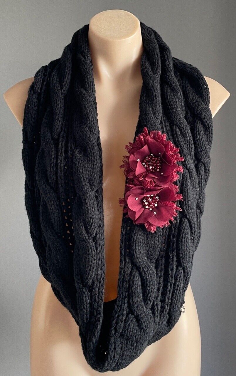 Infinity Scarf Black Chunky Cable Knit w Burgundy Floral Trim Super Warm NECK