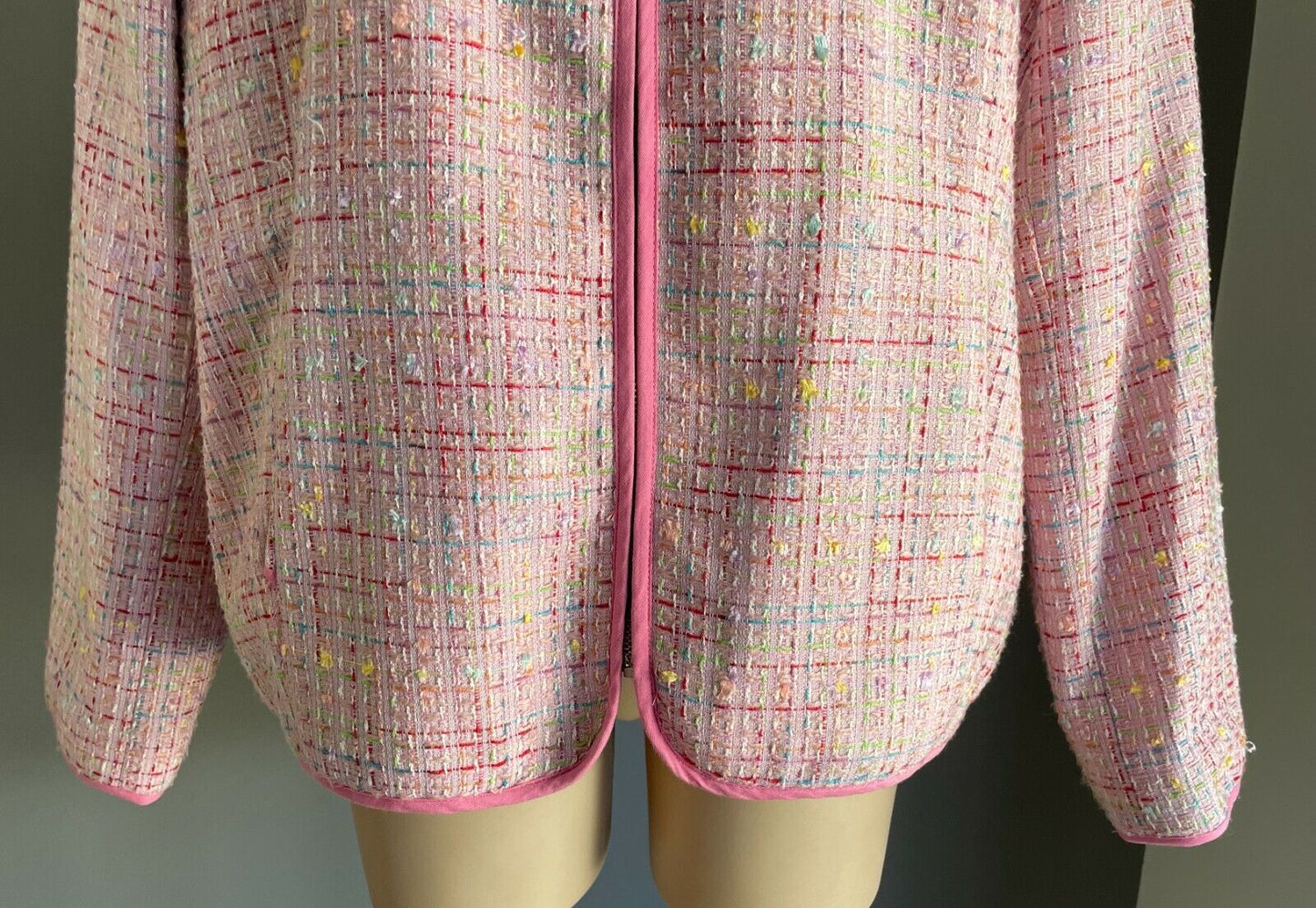 LA TROUPE Zip Front Jacket Pink Tweed Collarless Long Sleeve Size 18 NOS Vintage